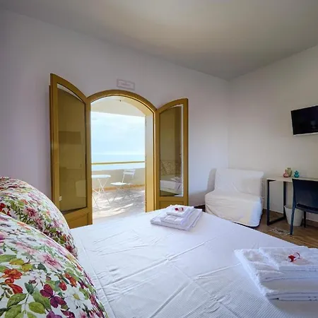 Il Varo A Mare فندق مبيت وإفطار بونتا بروتْشّيتّو