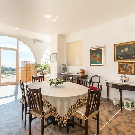 Il Varo A Mare Bed & Breakfast 3*